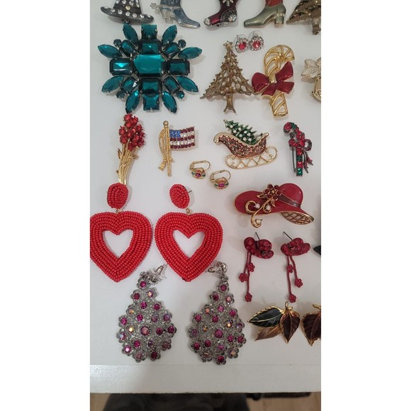 Lot Christmas of Jewelry 40 pc Bracelet Brooch Ring Earrings - Picture 4 of 9